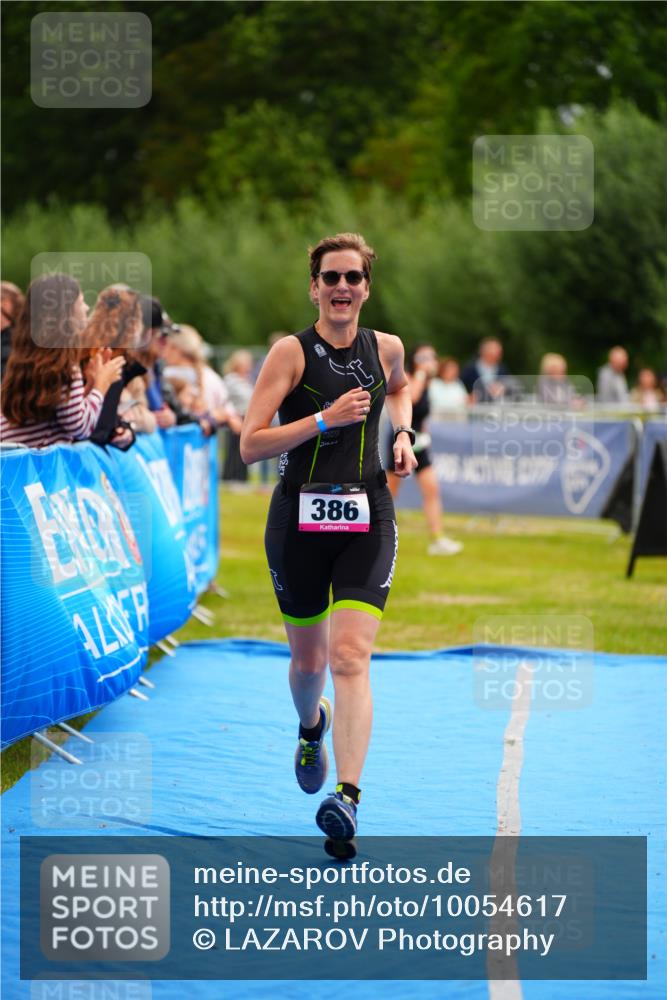30.08.2026 - Elbe Triathlon Hamburg LAZAROV Photography http://msf.ph/oto/10054617 30.08.2026 10:57:20 Ziel 386 meine-sportfotos.de