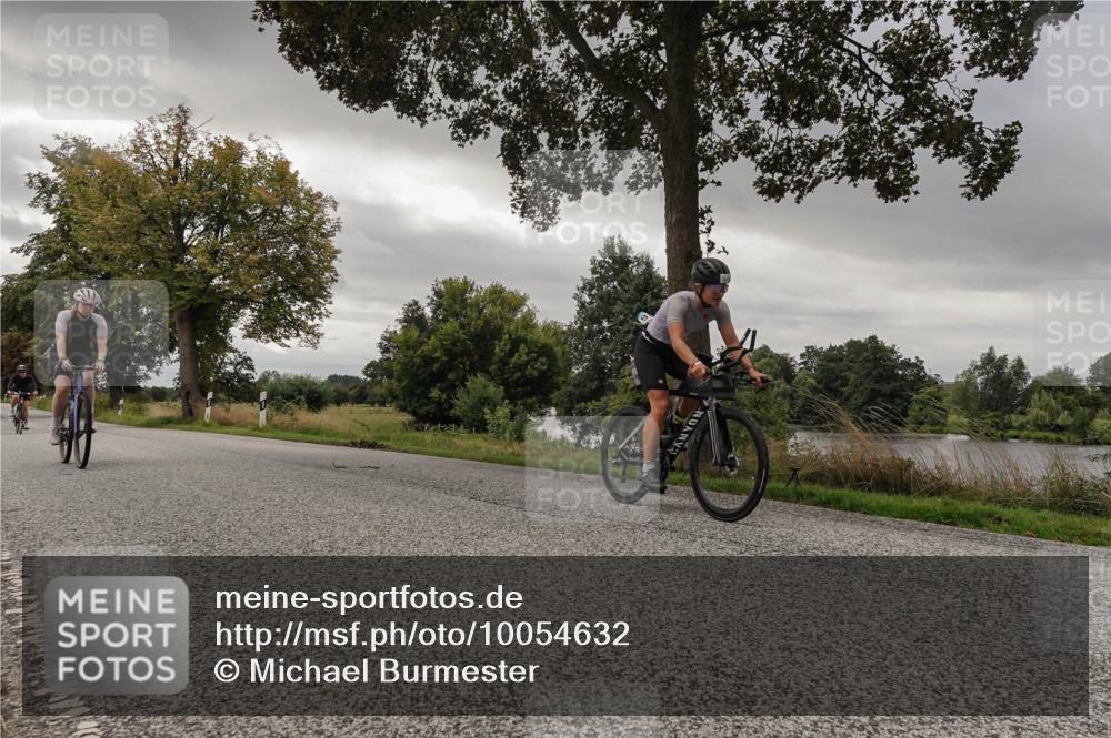 30.08.2026 - Elbe Triathlon Hamburg Michael Burmester http://msf.ph/oto/10054632 30.08.2026 11:08:42 Radfahren 906, 1258, 1516 meine-sportfotos.de
