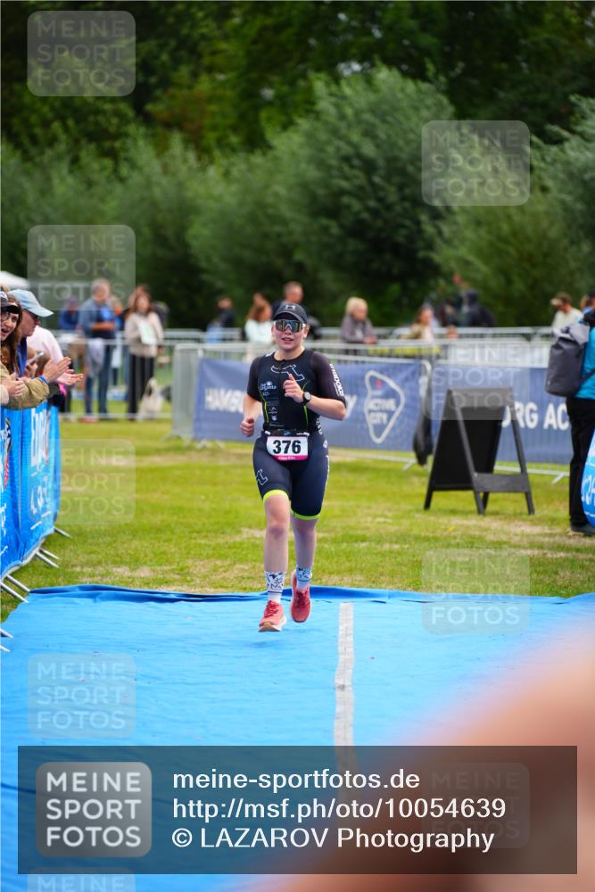 30.08.2026 - Elbe Triathlon Hamburg LAZAROV Photography http://msf.ph/oto/10054639 30.08.2026 10:57:29 Ziel 376 meine-sportfotos.de