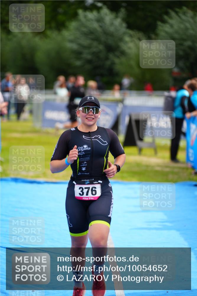 30.08.2026 - Elbe Triathlon Hamburg LAZAROV Photography http://msf.ph/oto/10054652 30.08.2026 10:57:31 Ziel 376 meine-sportfotos.de