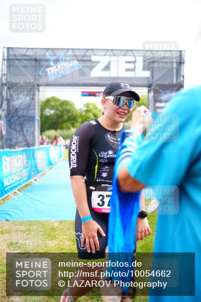 30.08.2026 - Elbe Triathlon Hamburg LAZAROV Photography http://msf.ph/oto/10054662 30.08.2026 10:57:35 Ziel  meine-sportfotos.de