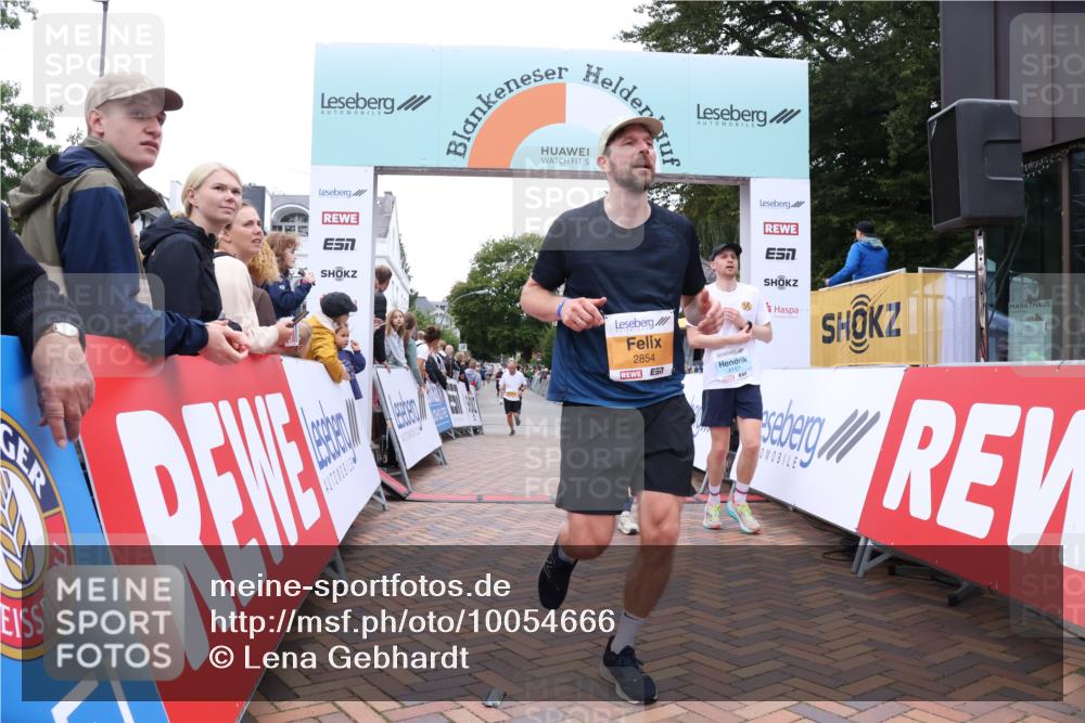 30.08.2026 - Blankeneser Heldenlauf Lena Gebhardt http://msf.ph/oto/10054666 30.08.2026 12:06:36 Ziel 2074, 2370, 2846, 2854, 2895, 4157, 4169 meine-sportfotos.de