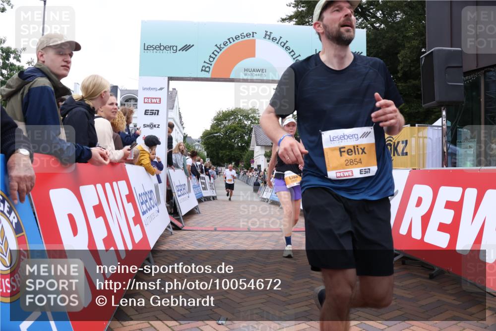 30.08.2026 - Blankeneser Heldenlauf Lena Gebhardt http://msf.ph/oto/10054672 30.08.2026 12:06:36 Ziel 2074, 2370, 2846, 2854, 2895, 4157, 4169 meine-sportfotos.de