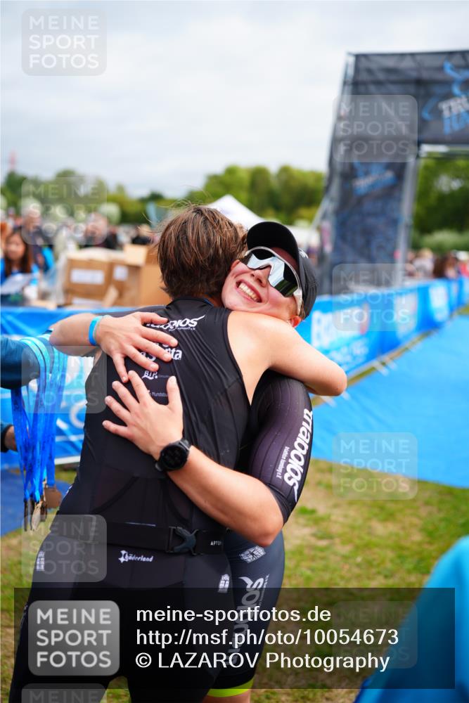 30.08.2026 - Elbe Triathlon Hamburg LAZAROV Photography http://msf.ph/oto/10054673 30.08.2026 10:57:39 Ziel 460 meine-sportfotos.de
