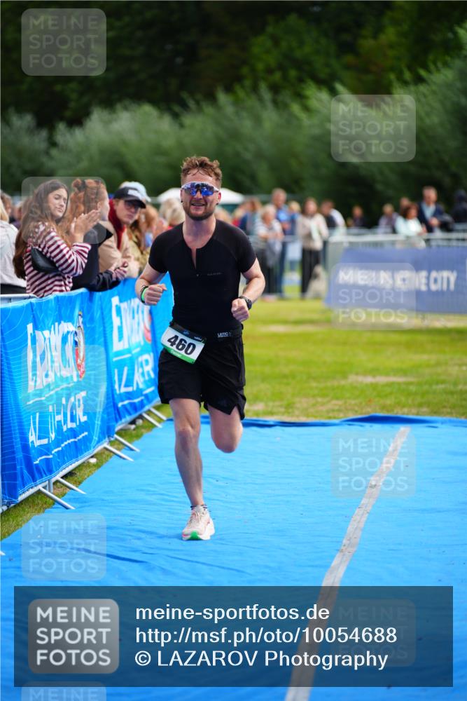 30.08.2026 - Elbe Triathlon Hamburg LAZAROV Photography http://msf.ph/oto/10054688 30.08.2026 10:57:45 Ziel 460 meine-sportfotos.de