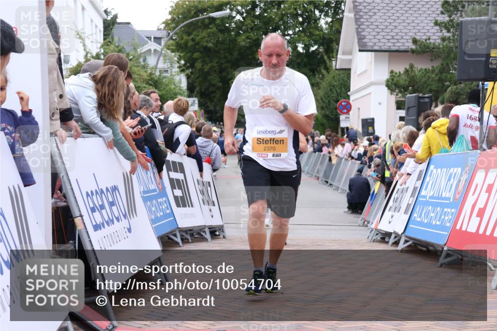 30.08.2026 - Blankeneser Heldenlauf Lena Gebhardt http://msf.ph/oto/10054704 30.08.2026 12:06:39 Ziel 2370, 2425, 2854, 2895, 4157 meine-sportfotos.de