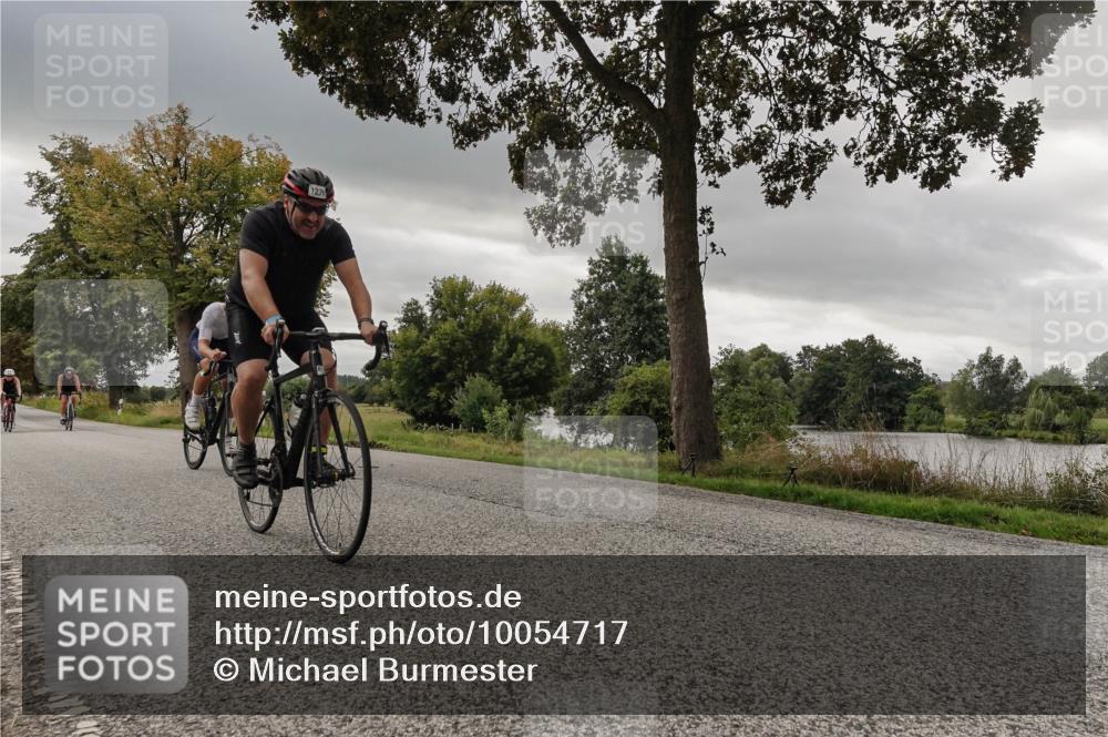 30.08.2026 - Elbe Triathlon Hamburg Michael Burmester http://msf.ph/oto/10054717 30.08.2026 11:11:56 Radfahren 1270, 1274, 1429, 1456, 1563 meine-sportfotos.de