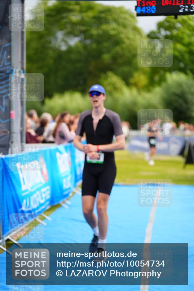 30.08.2026 - Elbe Triathlon Hamburg LAZAROV Photography http://msf.ph/oto/10054734 30.08.2026 10:58:45 Ziel 480, 588 meine-sportfotos.de