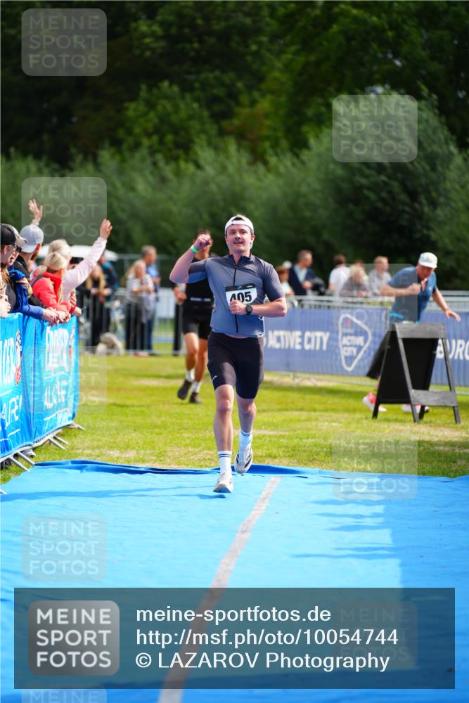 30.08.2026 - Elbe Triathlon Hamburg LAZAROV Photography http://msf.ph/oto/10054744 30.08.2026 10:59:14 Ziel 405, 418, 542 meine-sportfotos.de
