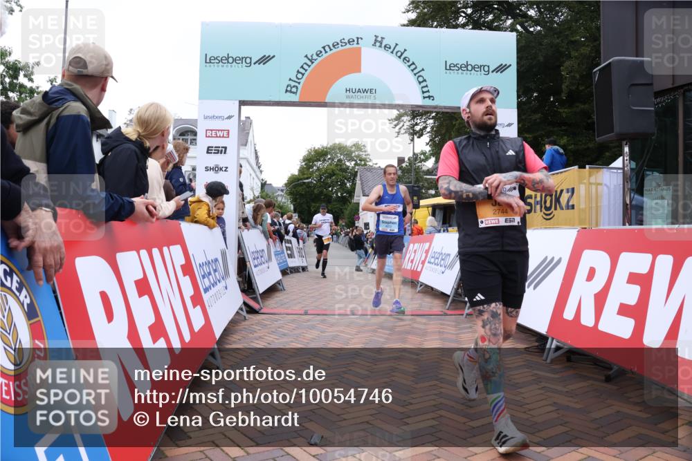 30.08.2026 - Blankeneser Heldenlauf Lena Gebhardt http://msf.ph/oto/10054746 30.08.2026 12:06:46 Ziel 2136, 2370, 2425, 2744, 4072 meine-sportfotos.de