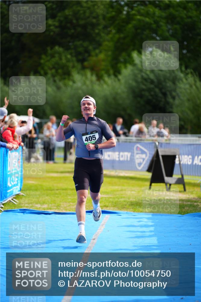 30.08.2026 - Elbe Triathlon Hamburg LAZAROV Photography http://msf.ph/oto/10054750 30.08.2026 10:59:15 Ziel 405, 418, 542 meine-sportfotos.de