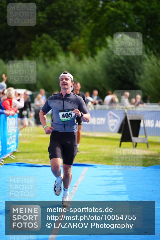 30.08.2026 - Elbe Triathlon Hamburg LAZAROV Photography http://msf.ph/oto/10054755 30.08.2026 10:59:15 Ziel 405, 418, 542 meine-sportfotos.de