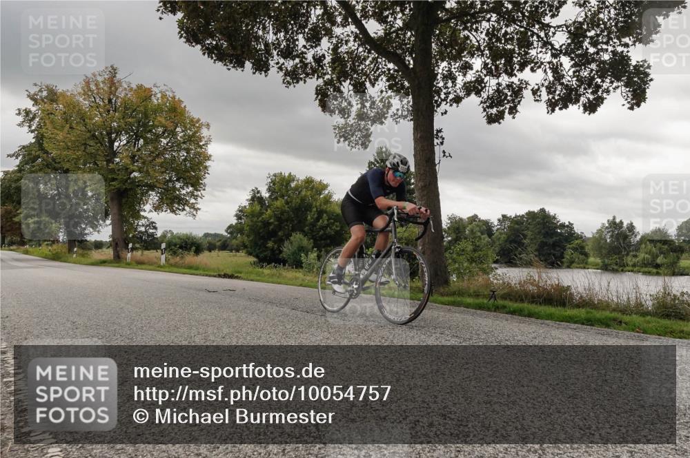 30.08.2026 - Elbe Triathlon Hamburg Michael Burmester http://msf.ph/oto/10054757 30.08.2026 11:12:55 Radfahren 1375, 1503, 1551, 1588 meine-sportfotos.de