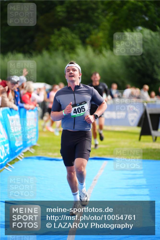 30.08.2026 - Elbe Triathlon Hamburg LAZAROV Photography http://msf.ph/oto/10054761 30.08.2026 10:59:16 Ziel 405, 418, 542 meine-sportfotos.de