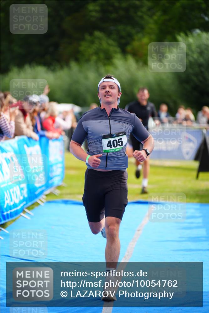30.08.2026 - Elbe Triathlon Hamburg LAZAROV Photography http://msf.ph/oto/10054762 30.08.2026 10:59:16 Ziel 405, 418, 542 meine-sportfotos.de