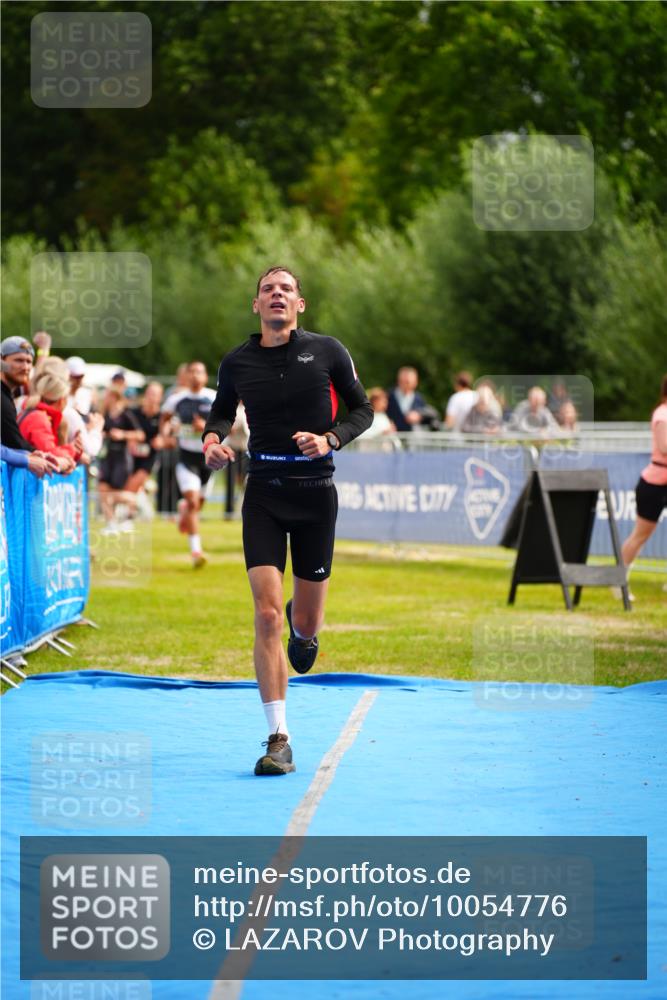 30.08.2026 - Elbe Triathlon Hamburg LAZAROV Photography http://msf.ph/oto/10054776 30.08.2026 10:59:18 Ziel 331, 405, 418, 542 meine-sportfotos.de