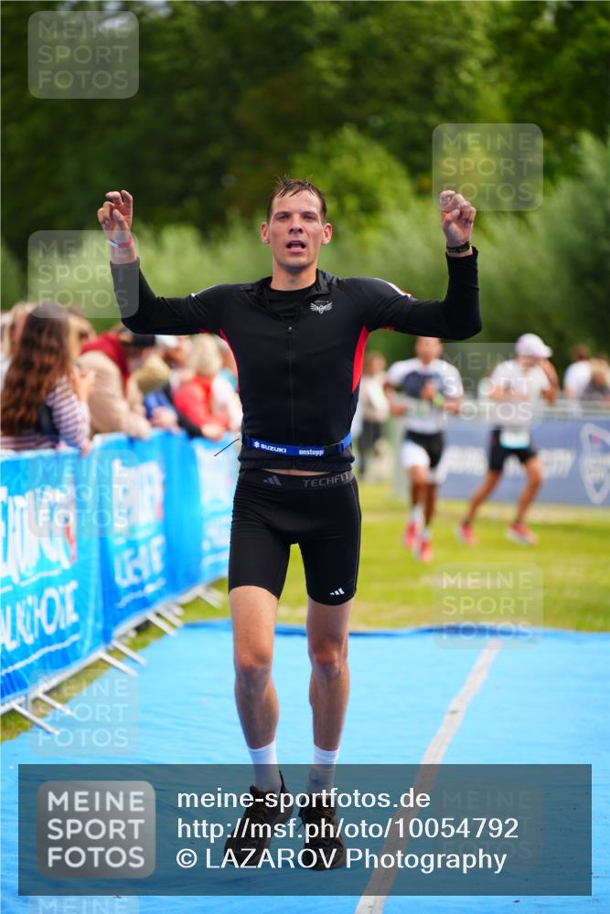 30.08.2026 - Elbe Triathlon Hamburg LAZAROV Photography http://msf.ph/oto/10054792 30.08.2026 10:59:19 Ziel 331, 405, 418, 542 meine-sportfotos.de