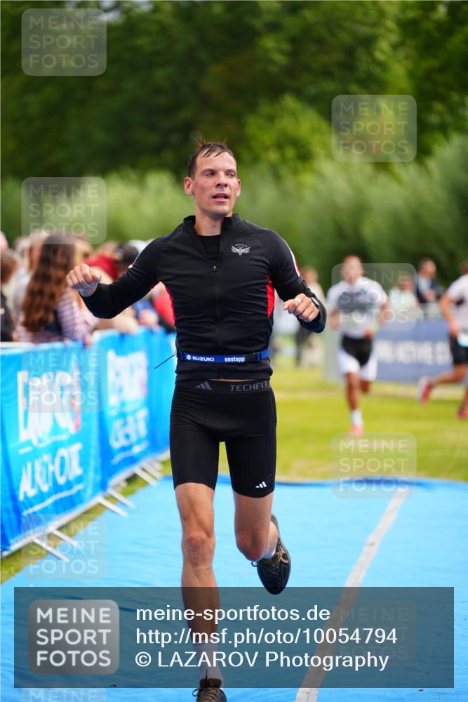 30.08.2026 - Elbe Triathlon Hamburg LAZAROV Photography http://msf.ph/oto/10054794 30.08.2026 10:59:19 Ziel 331, 405, 418, 542 meine-sportfotos.de