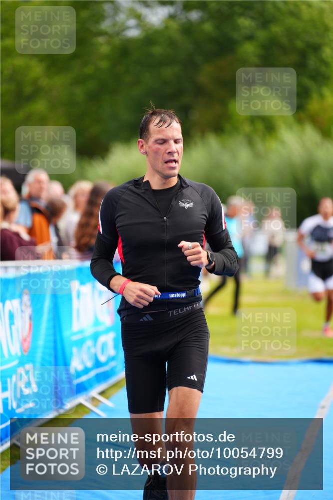 30.08.2026 - Elbe Triathlon Hamburg LAZAROV Photography http://msf.ph/oto/10054799 30.08.2026 10:59:20 Ziel 331, 418, 542 meine-sportfotos.de