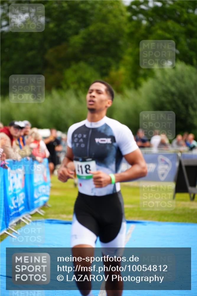 30.08.2026 - Elbe Triathlon Hamburg LAZAROV Photography http://msf.ph/oto/10054812 30.08.2026 10:59:23 Ziel 331, 418, 467 meine-sportfotos.de
