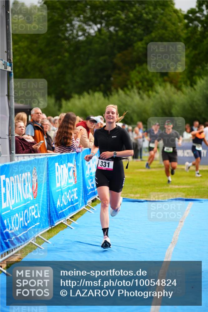 30.08.2026 - Elbe Triathlon Hamburg LAZAROV Photography http://msf.ph/oto/10054824 30.08.2026 10:59:26 Ziel 331, 418, 467 meine-sportfotos.de