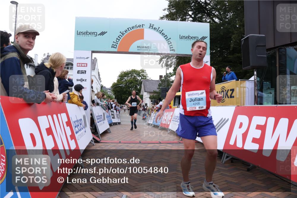 30.08.2026 - Blankeneser Heldenlauf Lena Gebhardt http://msf.ph/oto/10054840 30.08.2026 12:06:58 Ziel 2176, 4205, 4240 meine-sportfotos.de