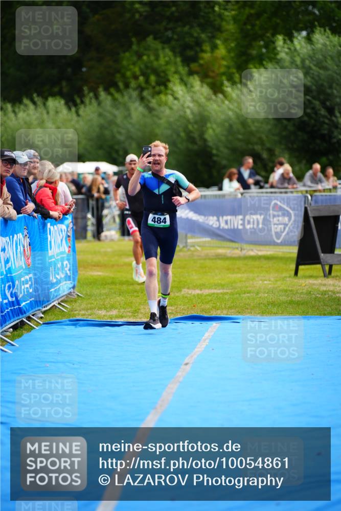 30.08.2026 - Elbe Triathlon Hamburg LAZAROV Photography http://msf.ph/oto/10054861 30.08.2026 10:59:33 Ziel 462, 467, 484 meine-sportfotos.de