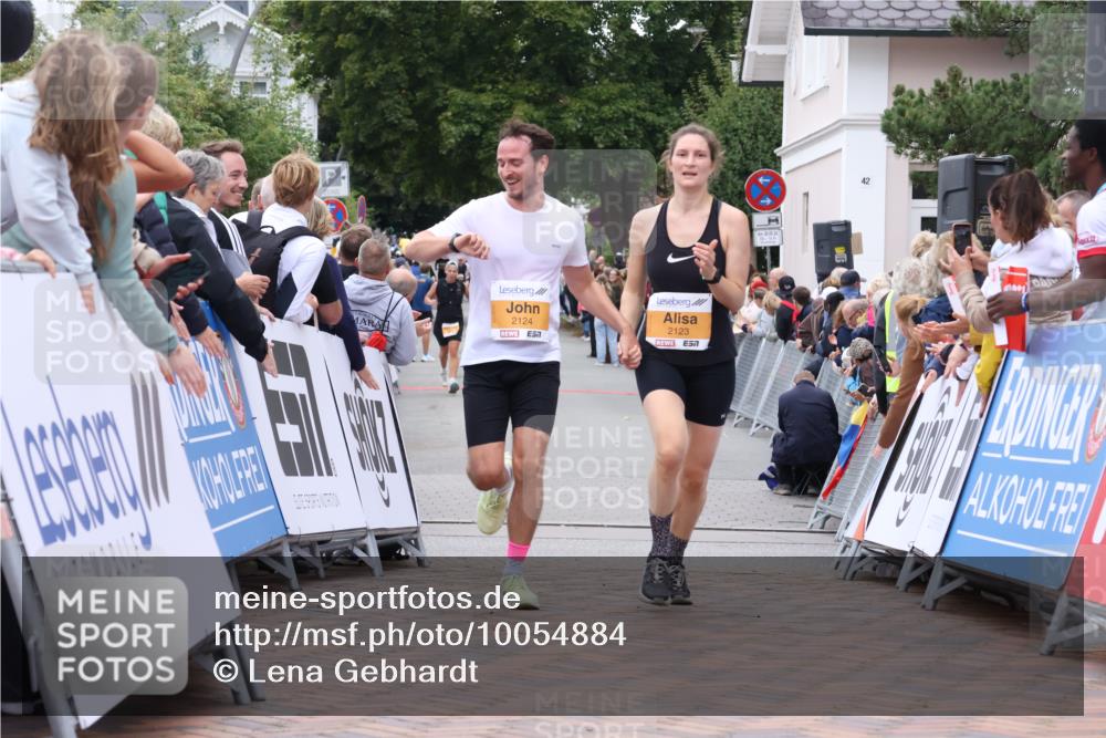 30.08.2026 - Blankeneser Heldenlauf Lena Gebhardt http://msf.ph/oto/10054884 30.08.2026 12:07:09 Ziel 2123, 2124 meine-sportfotos.de