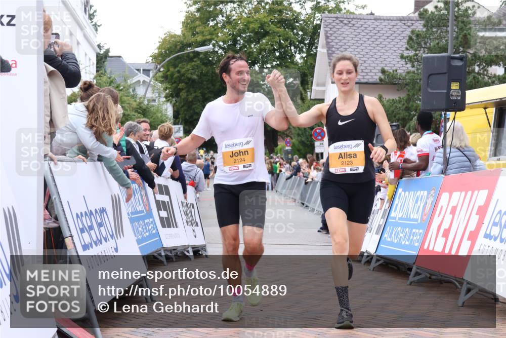 30.08.2026 - Blankeneser Heldenlauf Lena Gebhardt http://msf.ph/oto/10054889 30.08.2026 12:07:11 Ziel 2123, 2124 meine-sportfotos.de