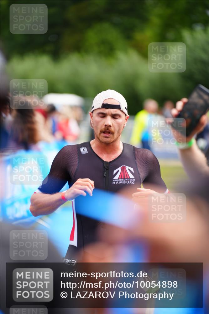 30.08.2026 - Elbe Triathlon Hamburg LAZAROV Photography http://msf.ph/oto/10054898 30.08.2026 10:59:38 Ziel 462, 484 meine-sportfotos.de