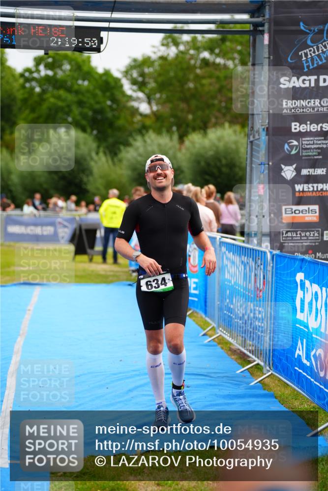 30.08.2026 - Elbe Triathlon Hamburg LAZAROV Photography http://msf.ph/oto/10054935 30.08.2026 10:59:53 Ziel 394, 634 meine-sportfotos.de