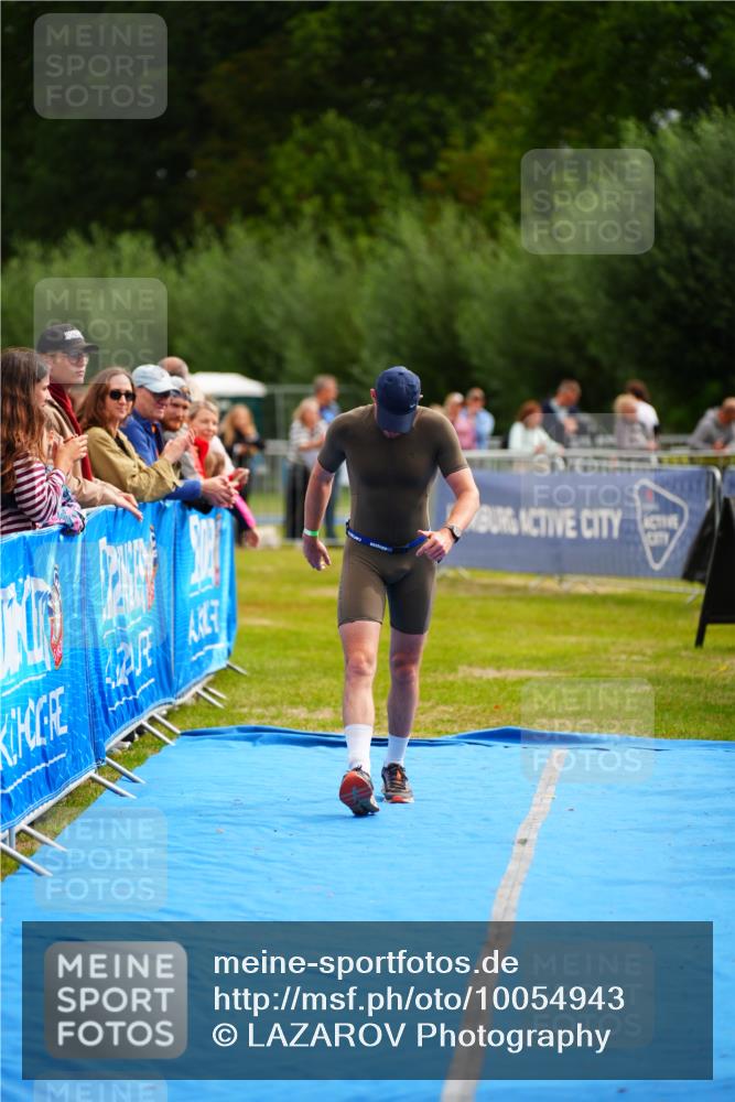 30.08.2026 - Elbe Triathlon Hamburg LAZAROV Photography http://msf.ph/oto/10054943 30.08.2026 11:00:03 Ziel 499 meine-sportfotos.de