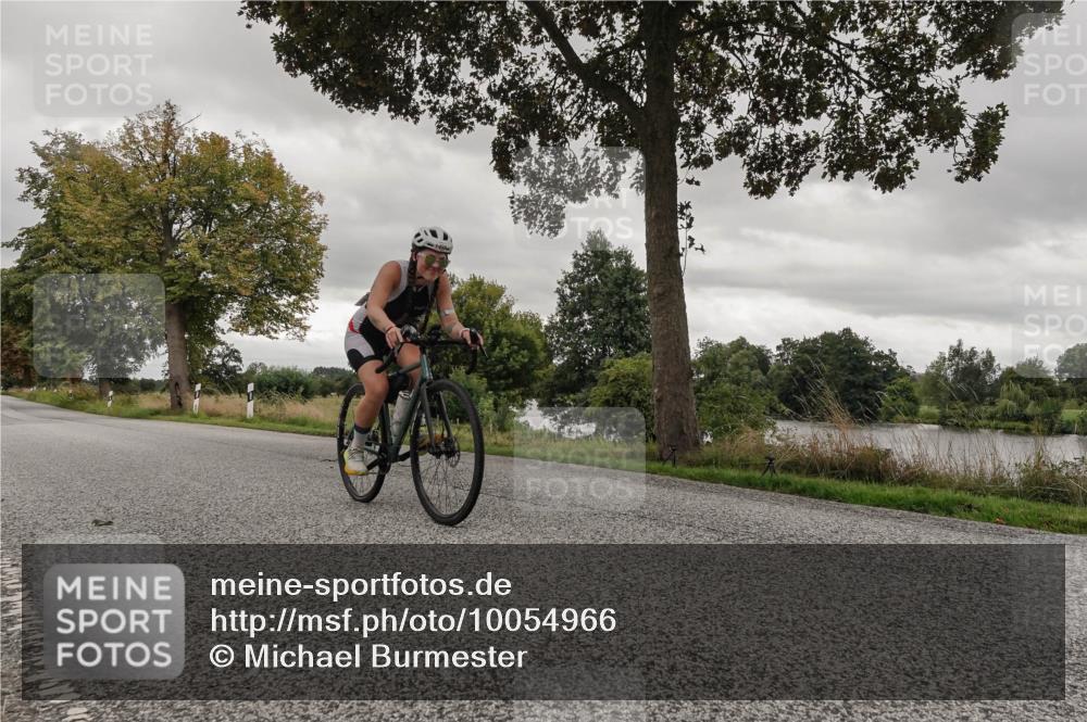 30.08.2026 - Elbe Triathlon Hamburg Michael Burmester http://msf.ph/oto/10054966 30.08.2026 11:19:22 Radfahren 1443, 1498, 1521 meine-sportfotos.de
