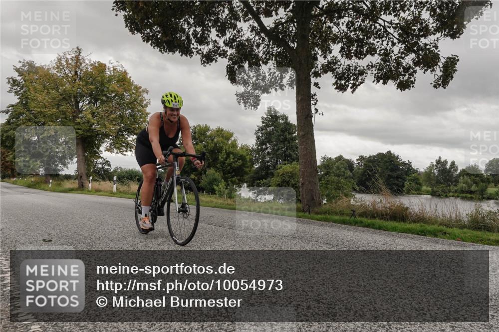 30.08.2026 - Elbe Triathlon Hamburg Michael Burmester http://msf.ph/oto/10054973 30.08.2026 11:19:36 Radfahren 1519, 1571, 1587 meine-sportfotos.de