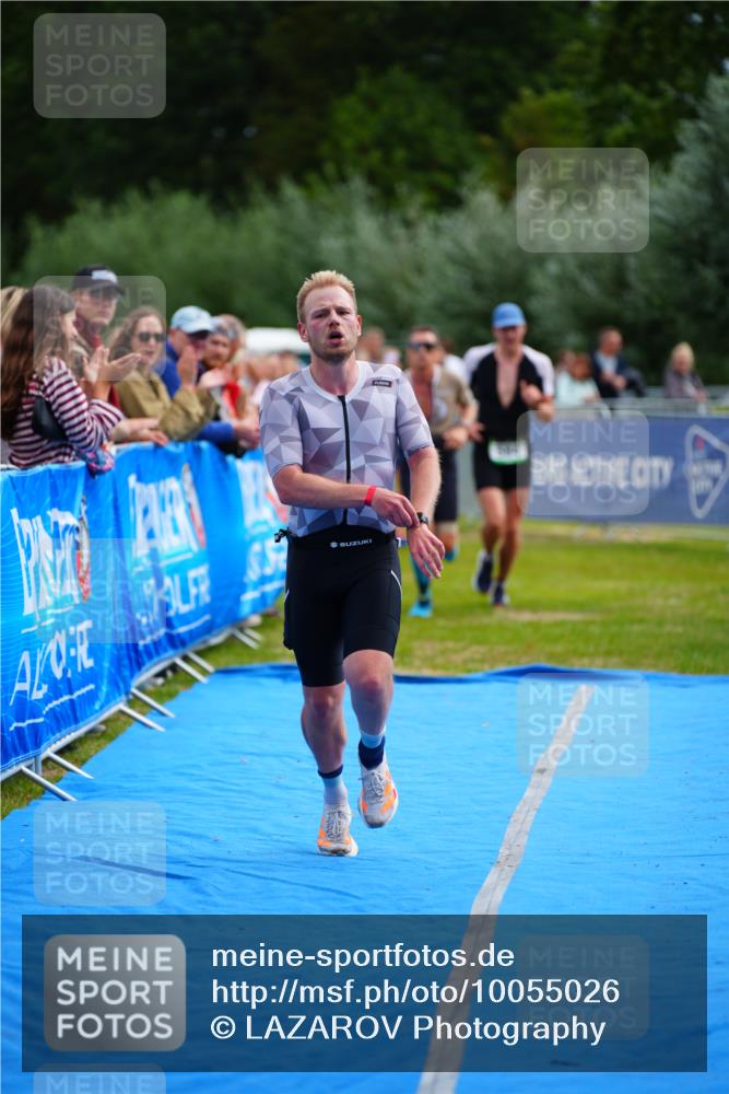 30.08.2026 - Elbe Triathlon Hamburg LAZAROV Photography http://msf.ph/oto/10055026 30.08.2026 11:00:39 Ziel 248, 584, 621 meine-sportfotos.de