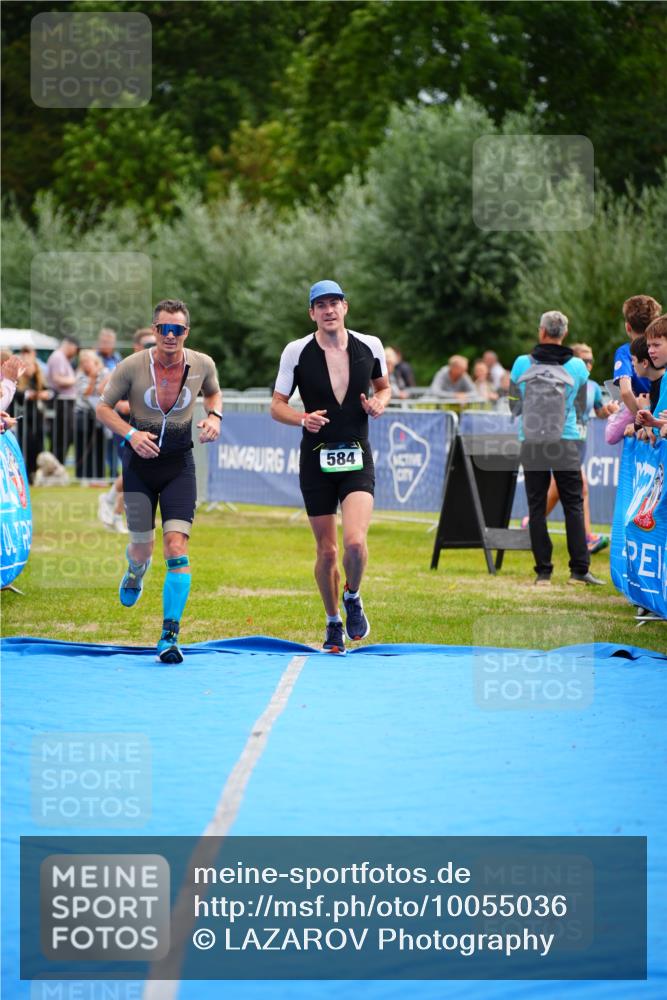 30.08.2026 - Elbe Triathlon Hamburg LAZAROV Photography http://msf.ph/oto/10055036 30.08.2026 11:00:41 Ziel 248, 584, 621 meine-sportfotos.de