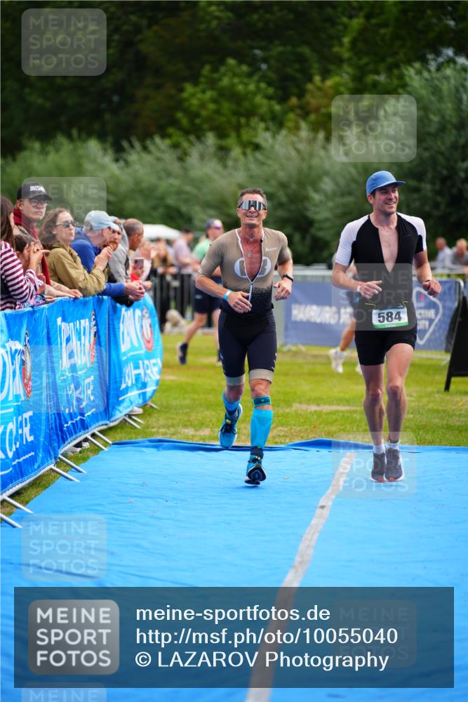 30.08.2026 - Elbe Triathlon Hamburg LAZAROV Photography http://msf.ph/oto/10055040 30.08.2026 11:00:41 Ziel 248, 584, 621 meine-sportfotos.de