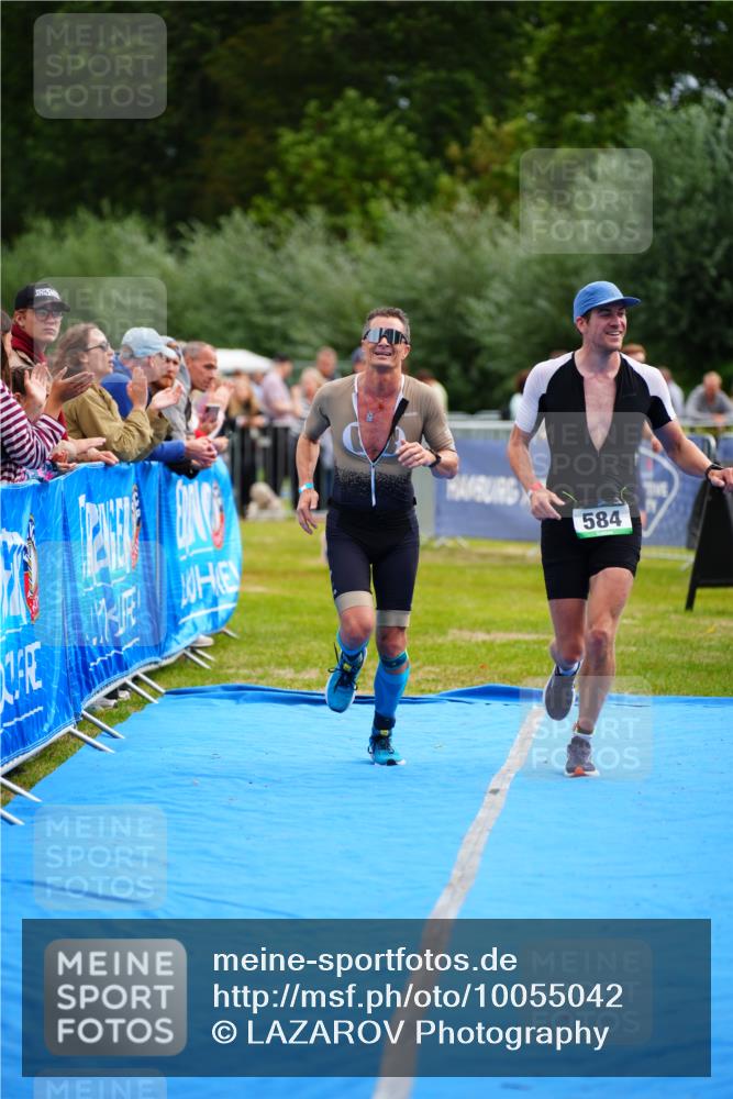 30.08.2026 - Elbe Triathlon Hamburg LAZAROV Photography http://msf.ph/oto/10055042 30.08.2026 11:00:42 Ziel 248, 584, 621 meine-sportfotos.de