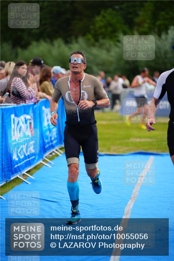 30.08.2026 - Elbe Triathlon Hamburg LAZAROV Photography http://msf.ph/oto/10055056 30.08.2026 11:00:43 Ziel 248, 584, 621 meine-sportfotos.de