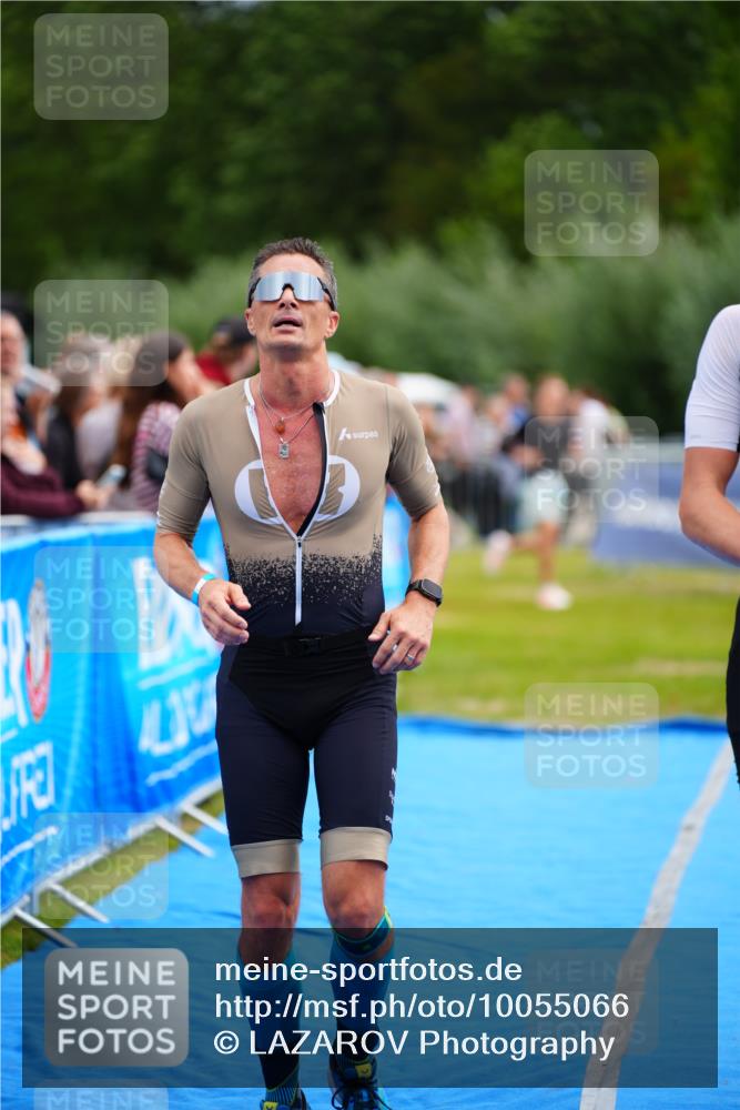30.08.2026 - Elbe Triathlon Hamburg LAZAROV Photography http://msf.ph/oto/10055066 30.08.2026 11:00:45 Ziel 248, 584 meine-sportfotos.de