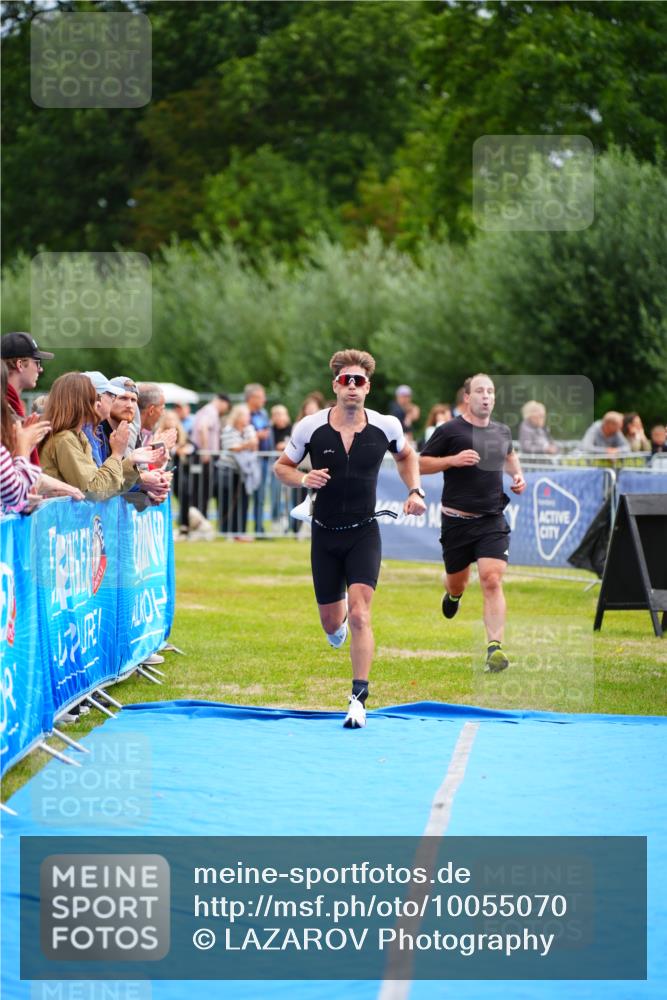 30.08.2026 - Elbe Triathlon Hamburg LAZAROV Photography http://msf.ph/oto/10055070 30.08.2026 11:00:55 Ziel 498, 676 meine-sportfotos.de