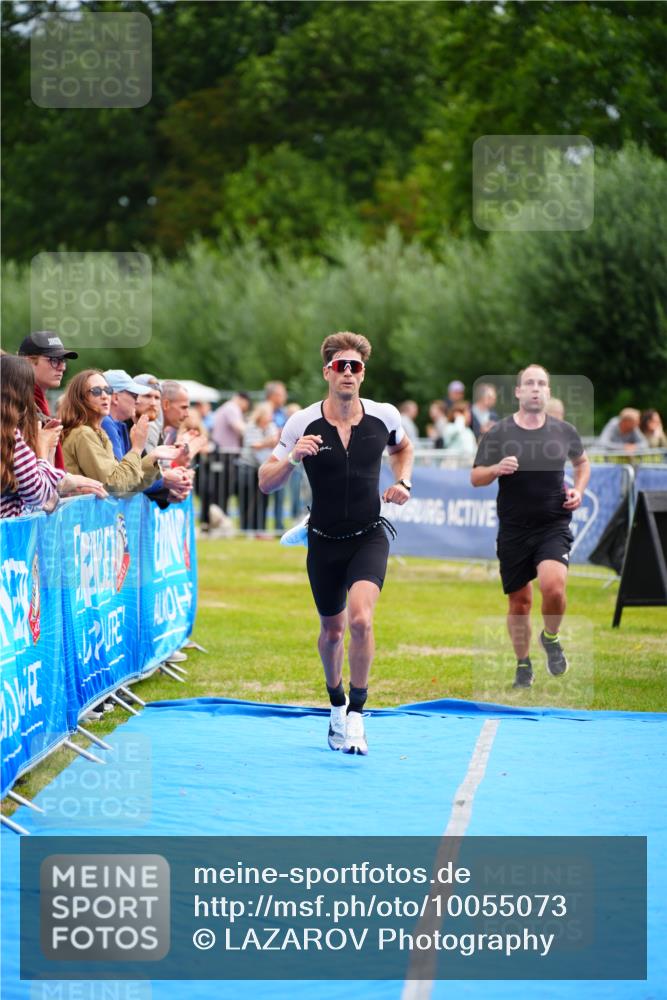 30.08.2026 - Elbe Triathlon Hamburg LAZAROV Photography http://msf.ph/oto/10055073 30.08.2026 11:00:55 Ziel 498, 676 meine-sportfotos.de