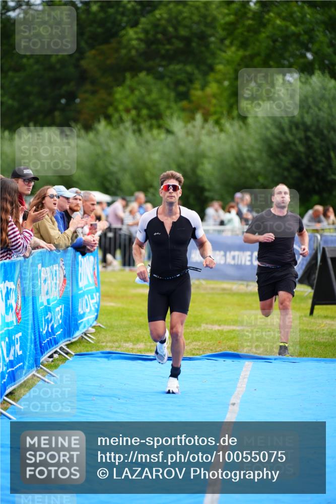30.08.2026 - Elbe Triathlon Hamburg LAZAROV Photography http://msf.ph/oto/10055075 30.08.2026 11:00:55 Ziel 498, 676 meine-sportfotos.de