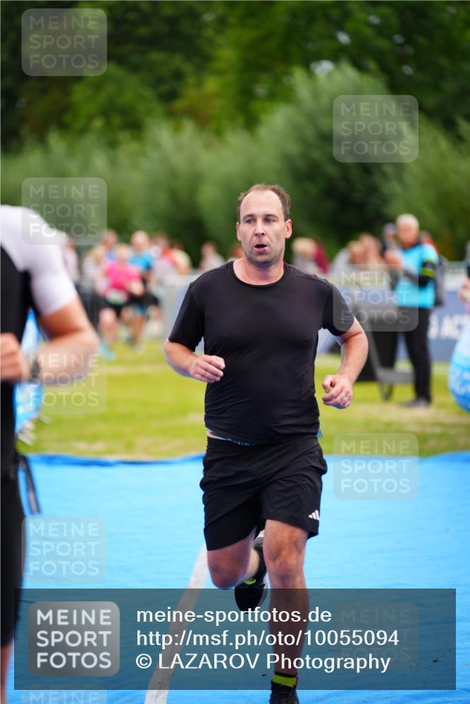 30.08.2026 - Elbe Triathlon Hamburg LAZAROV Photography http://msf.ph/oto/10055094 30.08.2026 11:00:58 Ziel 498, 676, 987 meine-sportfotos.de