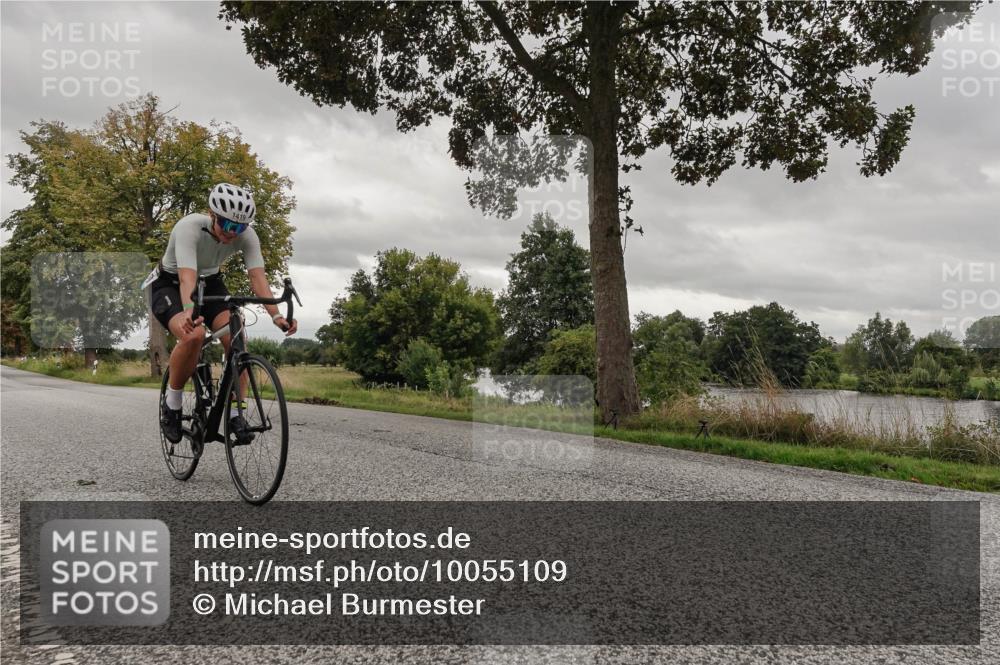 30.08.2026 - Elbe Triathlon Hamburg Michael Burmester http://msf.ph/oto/10055109 30.08.2026 11:24:42 Radfahren 1419, 1719 meine-sportfotos.de