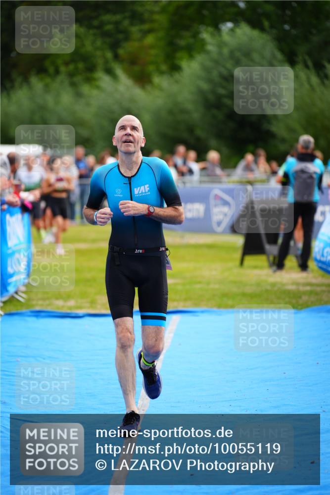 30.08.2026 - Elbe Triathlon Hamburg LAZAROV Photography http://msf.ph/oto/10055119 30.08.2026 11:01:08 Ziel 261, 264, 987 meine-sportfotos.de