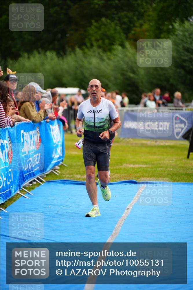 30.08.2026 - Elbe Triathlon Hamburg LAZAROV Photography http://msf.ph/oto/10055131 30.08.2026 11:01:13 Ziel 261, 391 meine-sportfotos.de