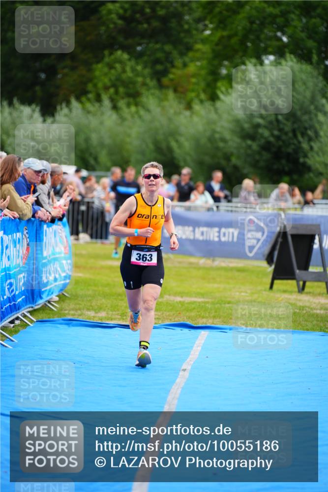 30.08.2026 - Elbe Triathlon Hamburg LAZAROV Photography http://msf.ph/oto/10055186 30.08.2026 11:02:10 Ziel 363 meine-sportfotos.de