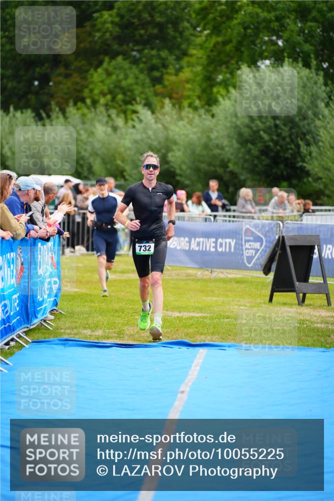 30.08.2026 - Elbe Triathlon Hamburg LAZAROV Photography http://msf.ph/oto/10055225 30.08.2026 11:02:17 Ziel 501, 732 meine-sportfotos.de