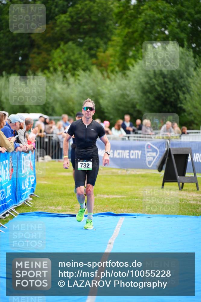 30.08.2026 - Elbe Triathlon Hamburg LAZAROV Photography http://msf.ph/oto/10055228 30.08.2026 11:02:18 Ziel 501, 732 meine-sportfotos.de